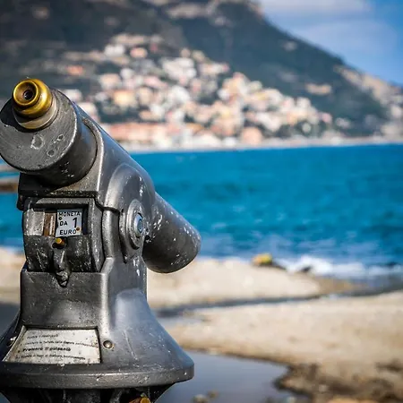 I Lejlighed Pietra Ligure